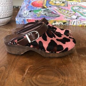 Best clogs for little girls 💗